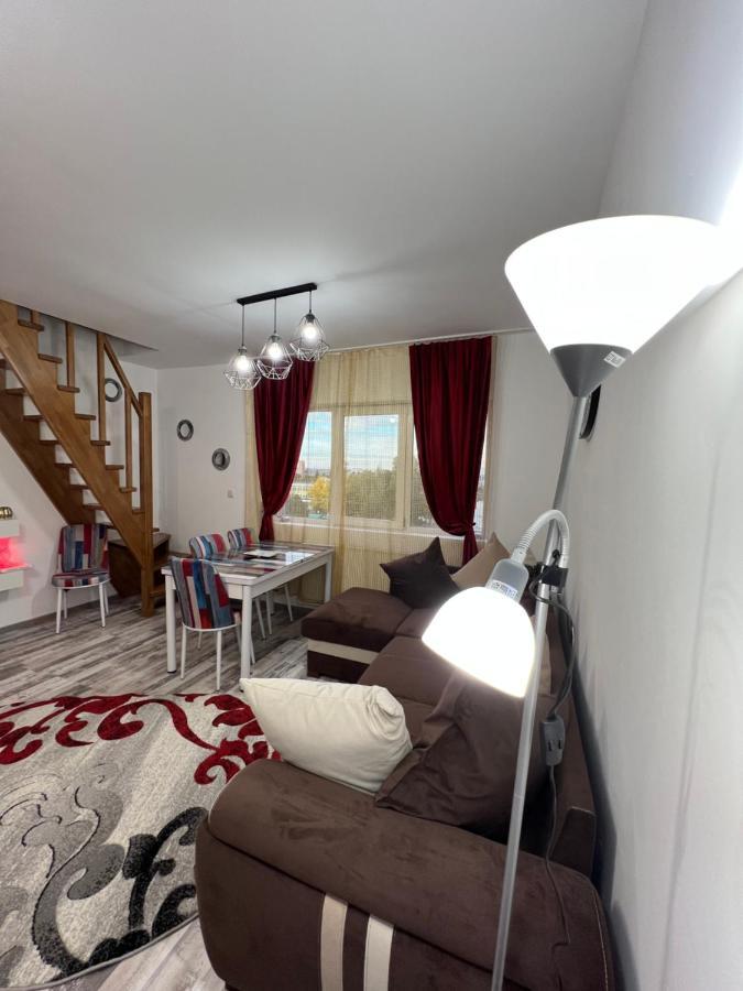 Appartamento Zizi'S House Garii Braşov Esterno foto