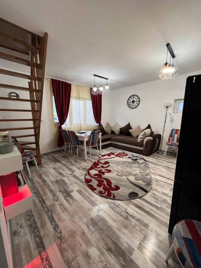 Appartamento Zizi'S House Garii Braşov Esterno foto
